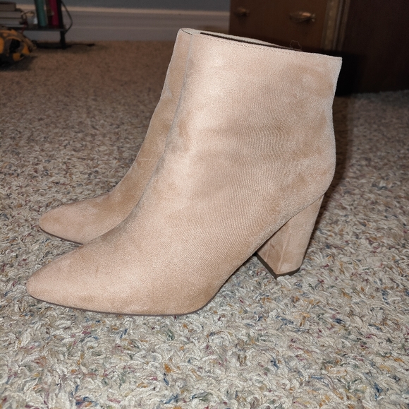 Lulus Shoes - Pink suede ankle boots